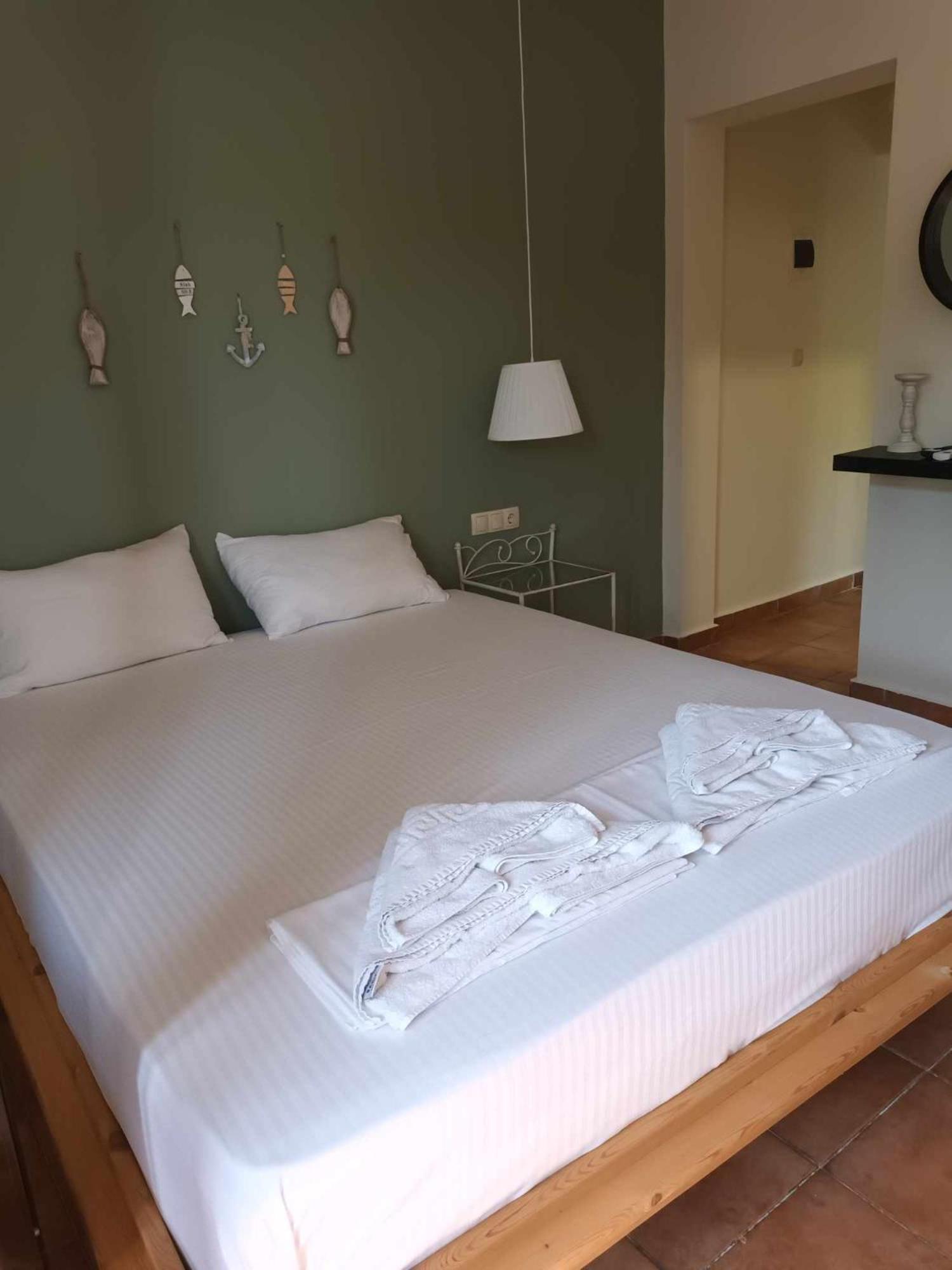 Achillion B&B Paralía Skotínis Exteriör bild